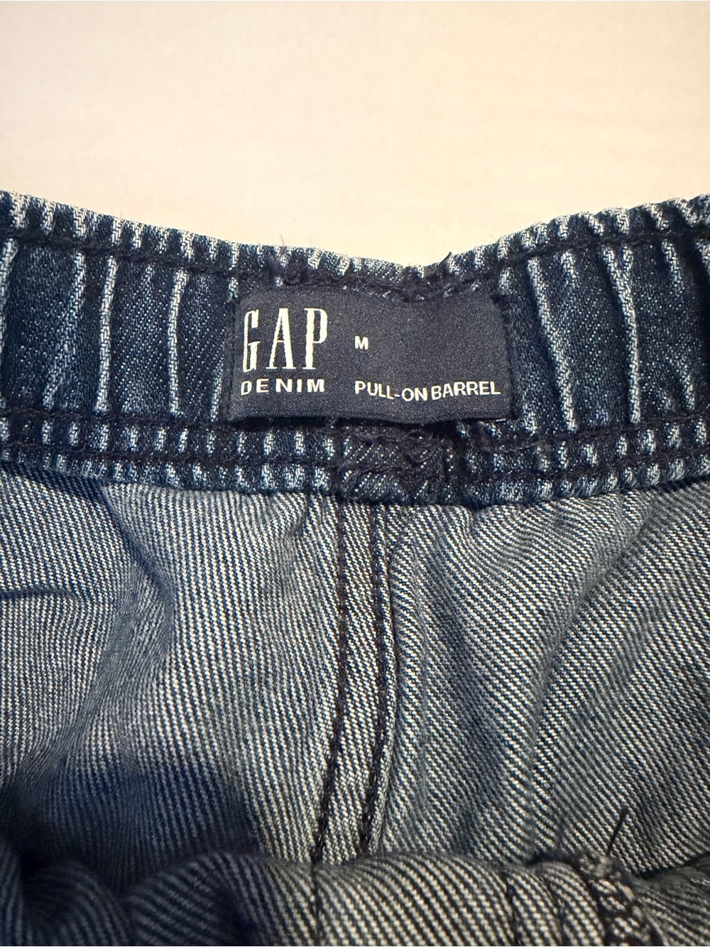 Gap Mid Rise SuperSoft Pull-On Barrel Jeans - Picture 2 of 6